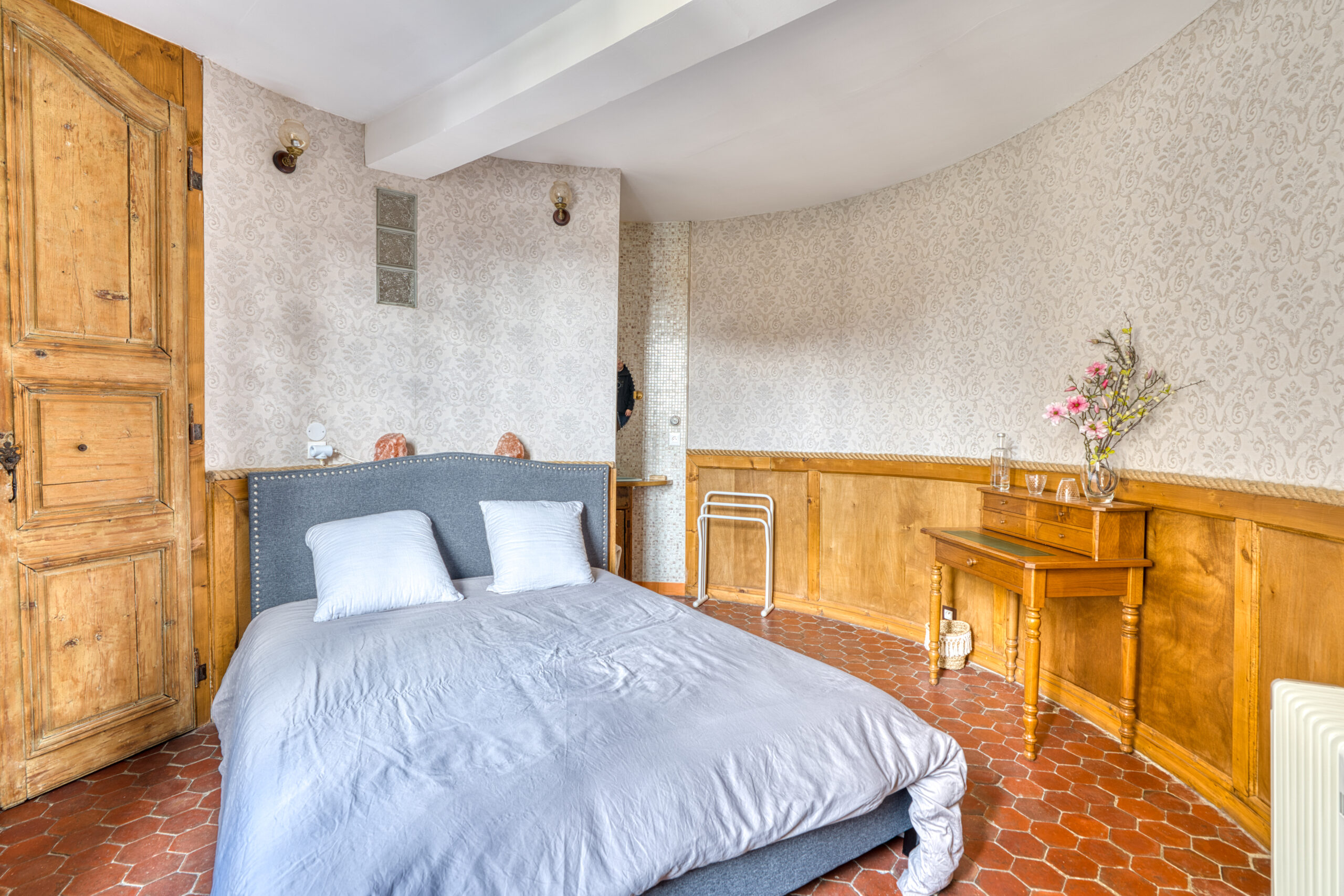 Chambre tour mandot montluel